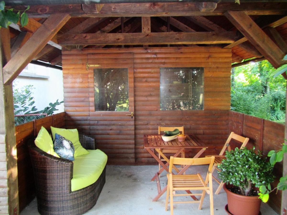 Pod Orehi Bed & Breakfast Postojna Bagian luar foto